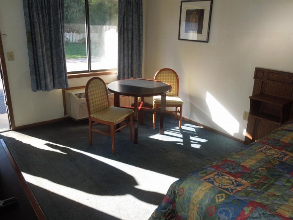 Xenia Country Inn image 8