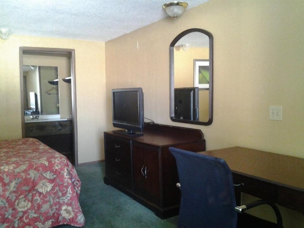 Xenia Country Inn image 9